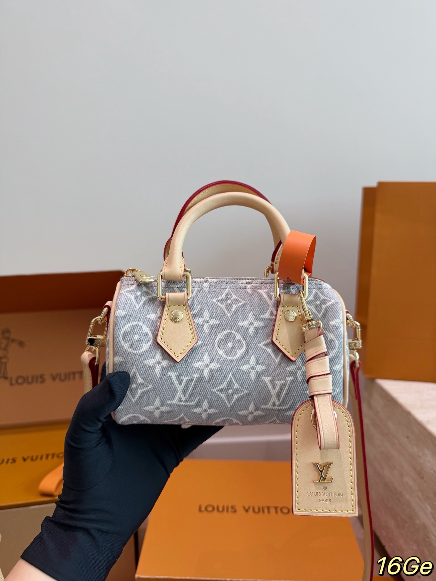 Louis Vuitton LV Speedy Handbag Cowhide Leather